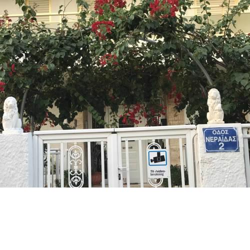 My Loutraki house 20 meters from the sea