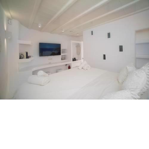 Mykonos White Cave (Little Venice)