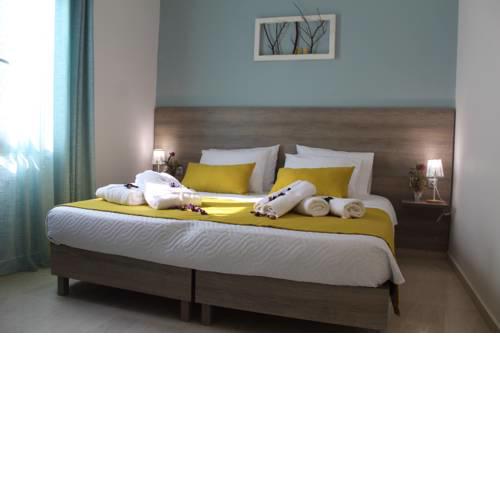Myron Suite Old Town