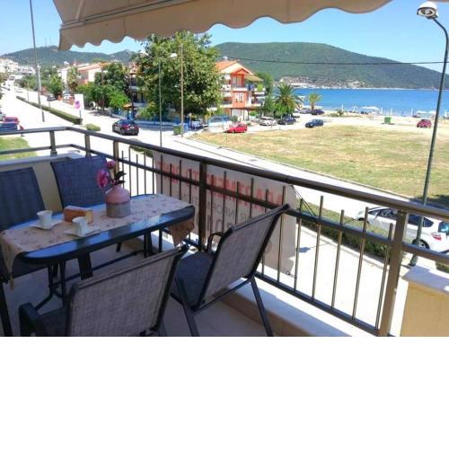 Myrsini’s sea view apartment