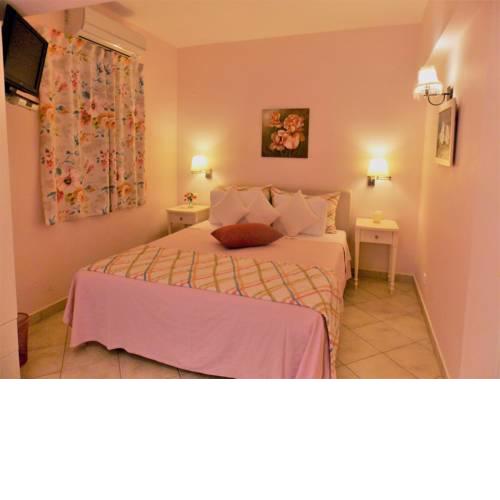 Myrties Boutique Aparments