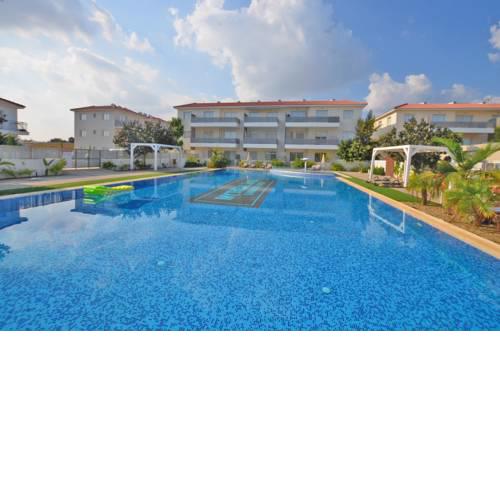 Mythical Apartment - 2 bed large communal pool, Close to Protaras