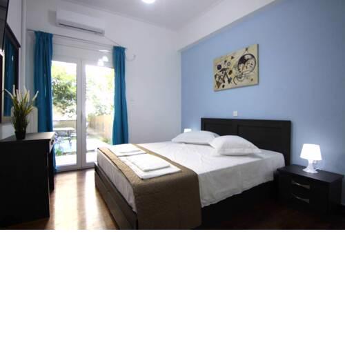 N Smirni - Lux apartment with Garden