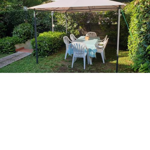 N240 - Numana, deliziosa taverna quadrilocale con giardino