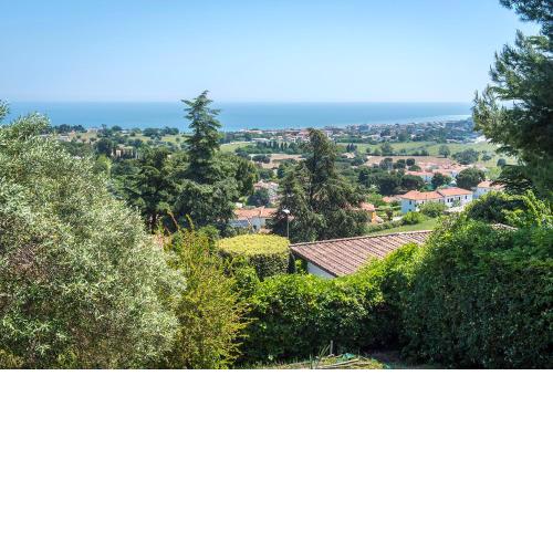 N265 - Numana, meravigliosa villa panoramica con giardino
