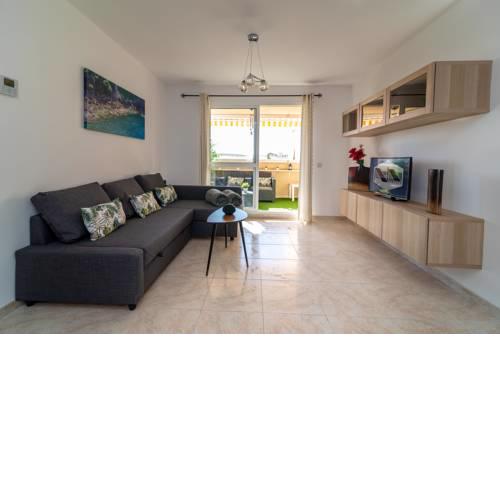 N&A Golondrinas Recently Renovated 2BDR Apt