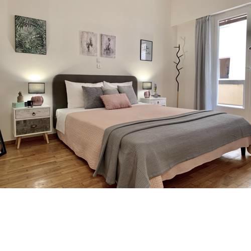 Nadia's apartment , Athens