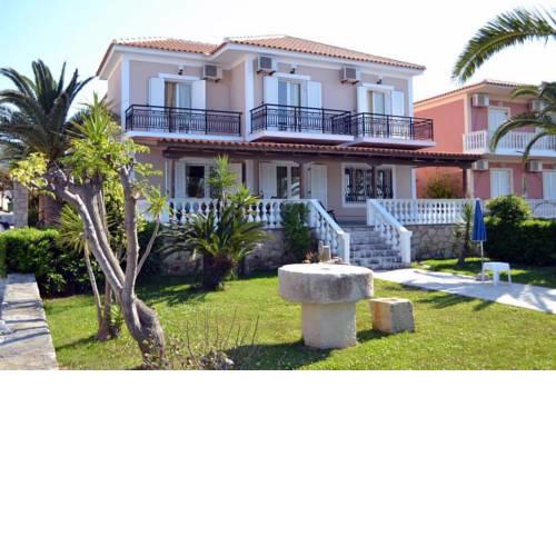 Nadia's Studios & Apartments