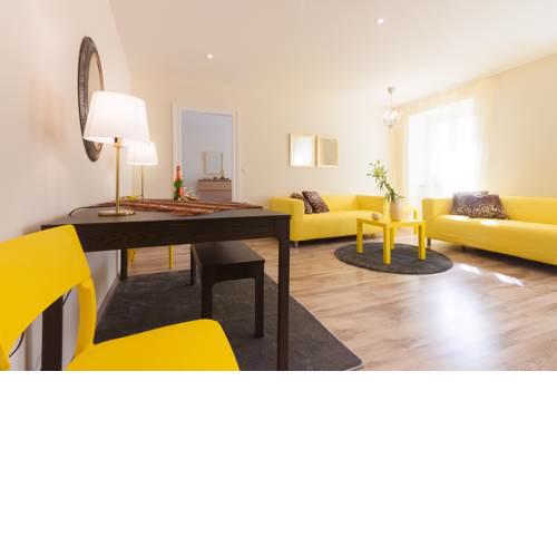 Nadiona Apt
