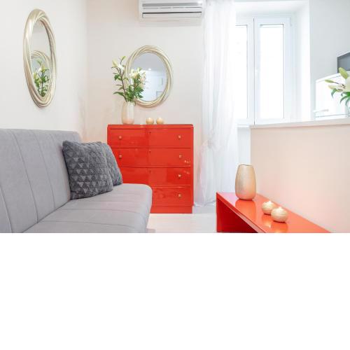 Nadiona Red Suite