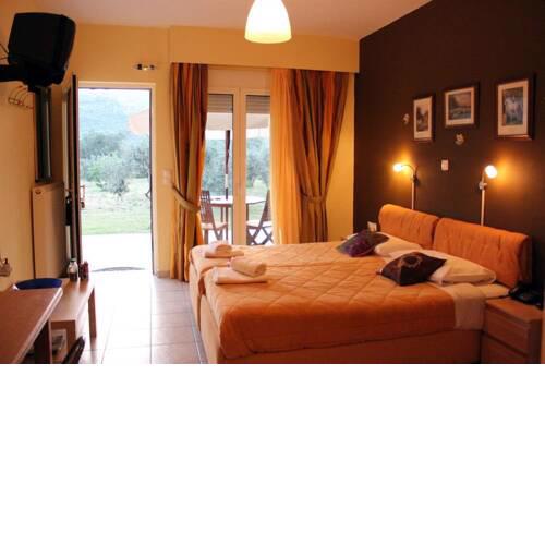 Nafplion Midéa Retreat in a peaceful Olive Garden