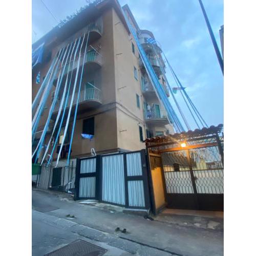 Napoli centro casa con due camere e cucina