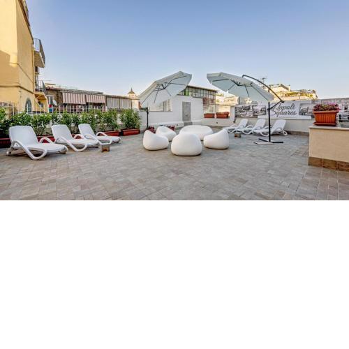 Napoli Squares Suites