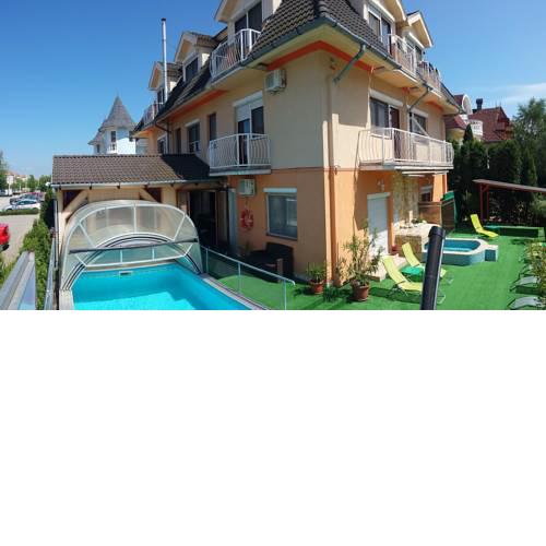 Napsugár Apartmanház