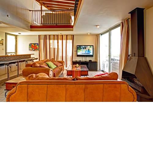 Nasia Villa