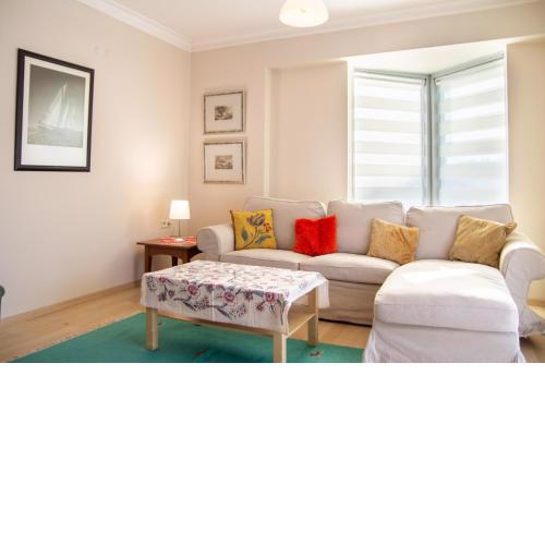 Nature View Flat w Balcony 9 min to Bayrakli Coast