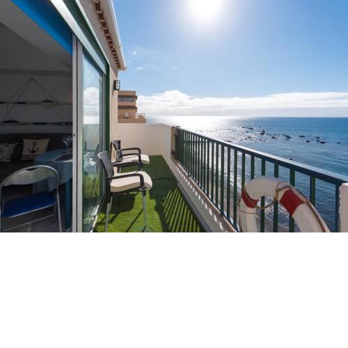 Nautical Loft *Beachfront *Terraces *Parking