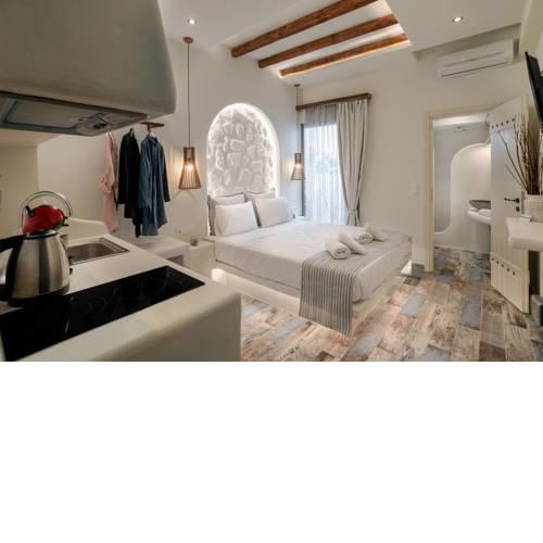 Naxos Petite Studios