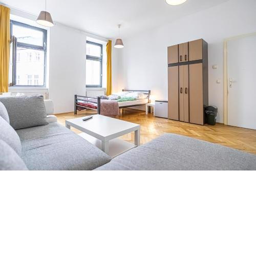 Near Danube & Millenium Tower - Massive Shared 4BR Apt