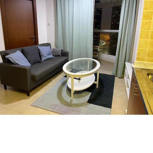 Near Metro - Lovely Modern 1 Bedroom in JLT