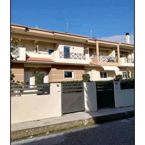 Nefelis House