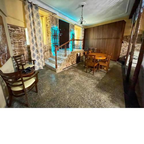 Neo classical 4 bedrooms townhouse in pysri