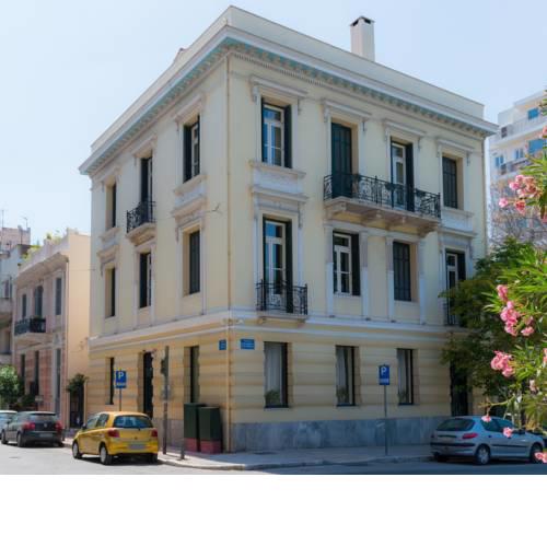 Neoclassical Glamorous Apartments