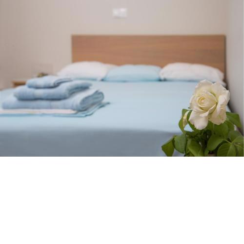 Neos Kosmos/Acropolis in walking distance