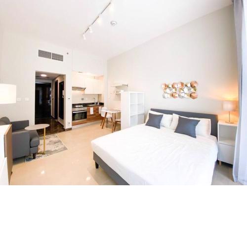 NETIZEN HOMES Brand new studio next to the beach