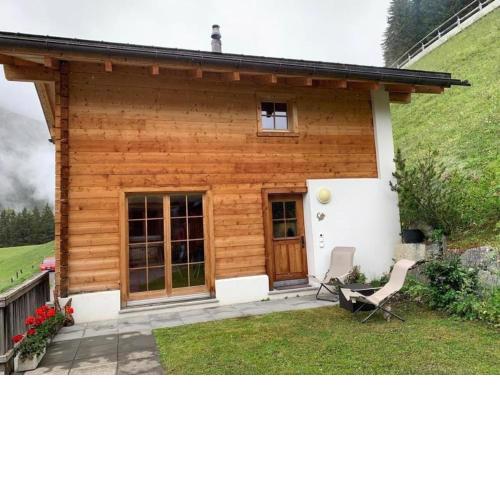 Neuwertiges 2-Zi-Ferienchalet 55m2