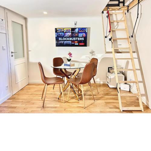New Apartment 50m Charles Square