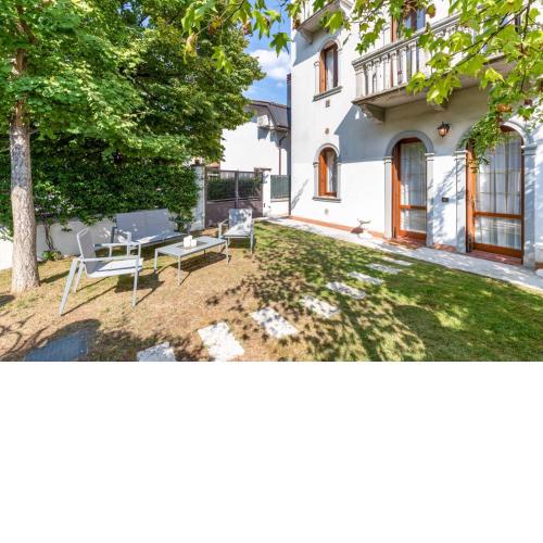 NEW! Apt Pet-Friendly & Modern with Garden