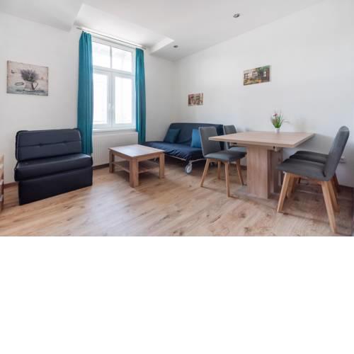 *NEW*, central and cozy apartment with large balcony