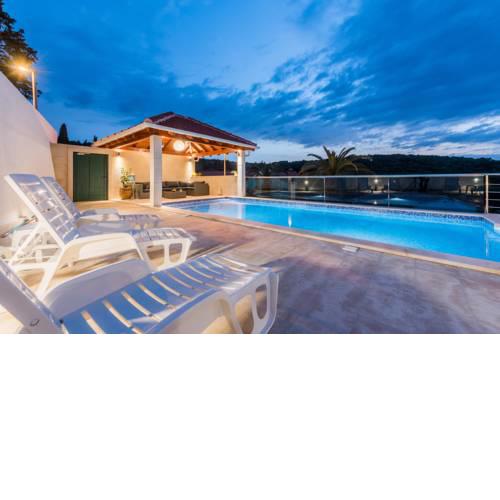 New Cozy Apartments with a pool and a sea view
