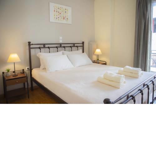 New cozy studio 5 min. from Acropolis & Fix metro