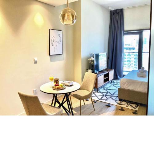 New! Executive Studio with Balcony Park View