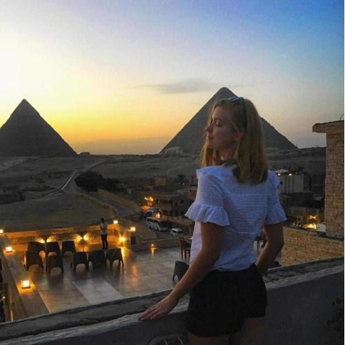 New giza pyramids inn