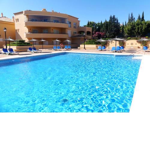 NEW LISTING - Luxury 2 bedroom apartment, immaculate condition, in Elviria near Marbella