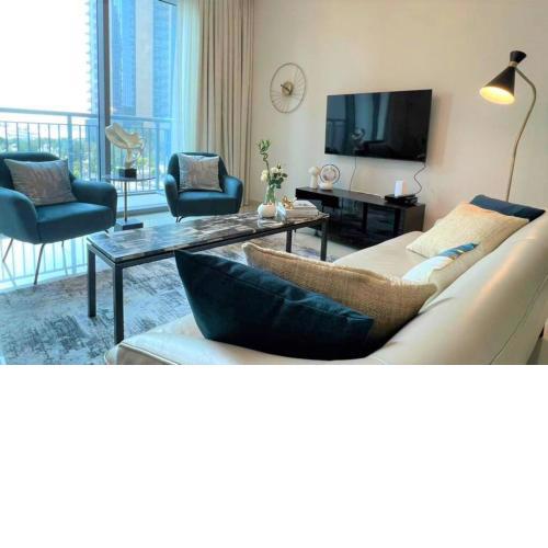 NEW! Luxurious Waterfront Apartment in Dubai Creek