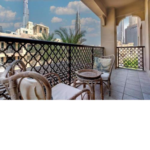New! Luxury Downtown Apt Burj View & Terrace