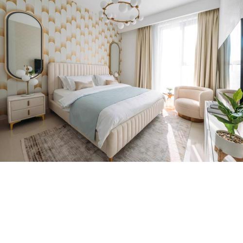 New! Luxury Dubai Creek Balcony & View