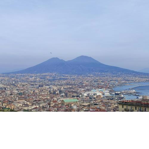 New panoramic apartment - half way Center-Vomero district