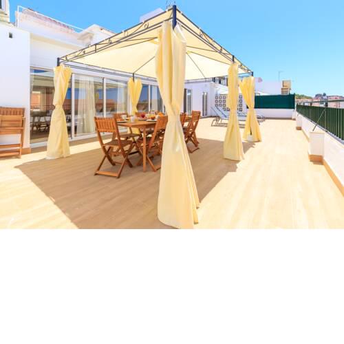 NEW! PLAZA DE LA MERCED Penthouse (4BR 2BT)