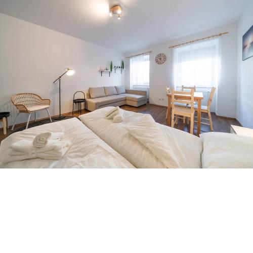 NEW RENOVATED STUDIO NEXT TO HAUPTBAHNHOF