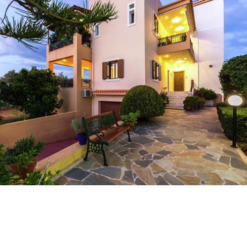 New small (3) apartmentcomplex in village of Prinès near Rethymnon, NW coast