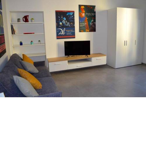 new studio apartment sauro orange