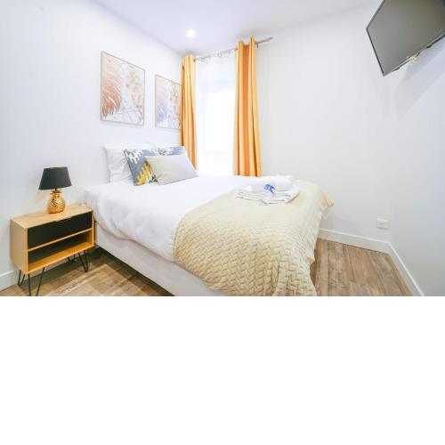 New studio in Paris 8