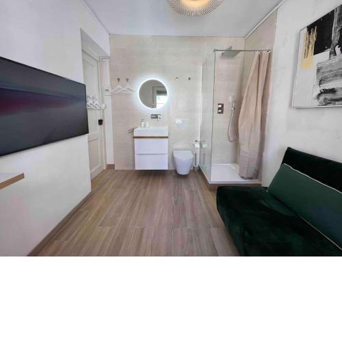 New studio with private bathroom and balcony