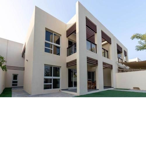 NEW! Stunning 3B Villa with Balcony Ras Al Khaimah