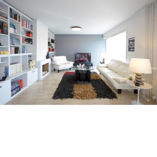 New Superb Luminous 2 Bedroom Apartment